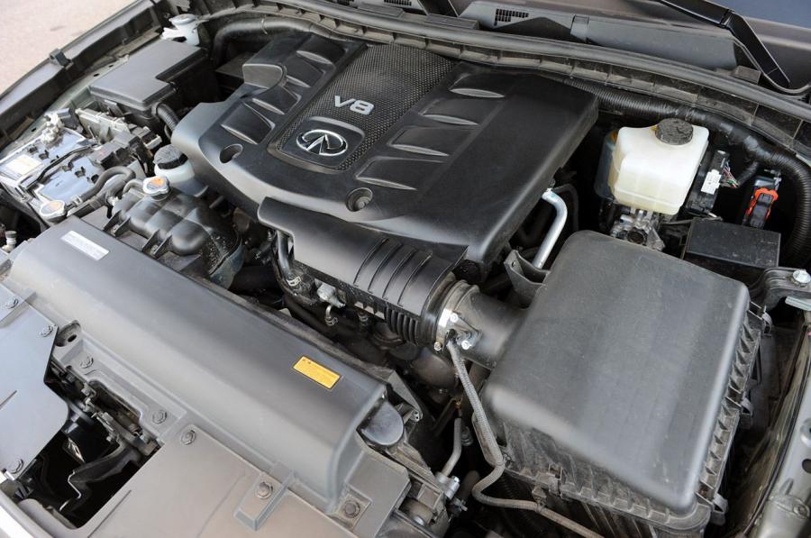  Infiniti QX56 2012 года  (фото 46 из 64)